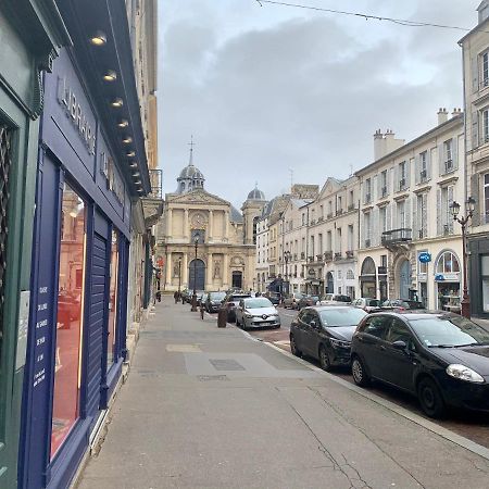 Appartement Versailles Quartier Notre Dame Au Pied Du Chateau Avec Parking Exteriör bild