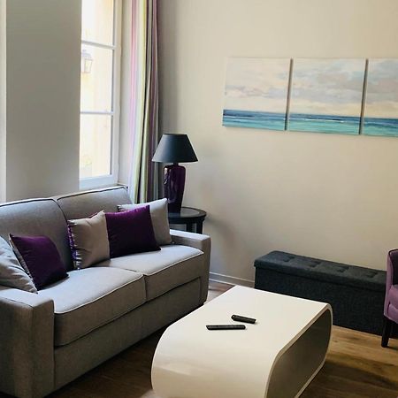 Appartement Versailles Quartier Notre Dame Au Pied Du Chateau Avec Parking Exteriör bild
