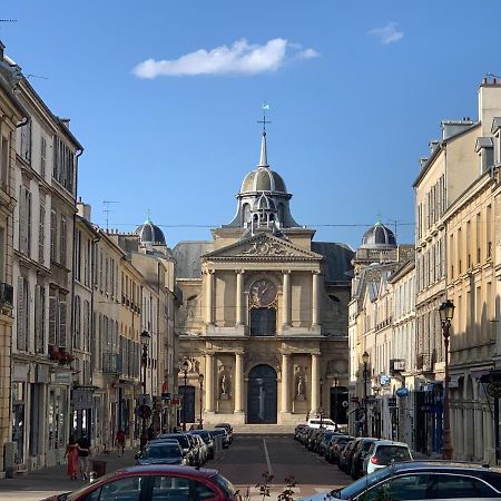 Appartement Versailles Quartier Notre Dame Au Pied Du Chateau Avec Parking Exteriör bild