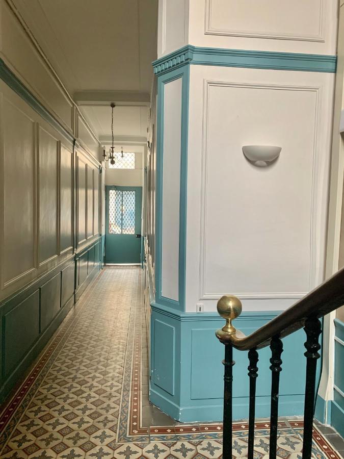 Appartement Versailles Quartier Notre Dame Au Pied Du Chateau Avec Parking Exteriör bild