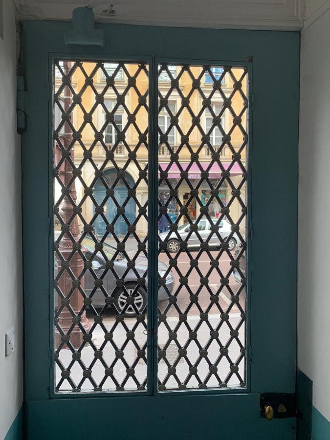 Appartement Versailles Quartier Notre Dame Au Pied Du Chateau Avec Parking Exteriör bild