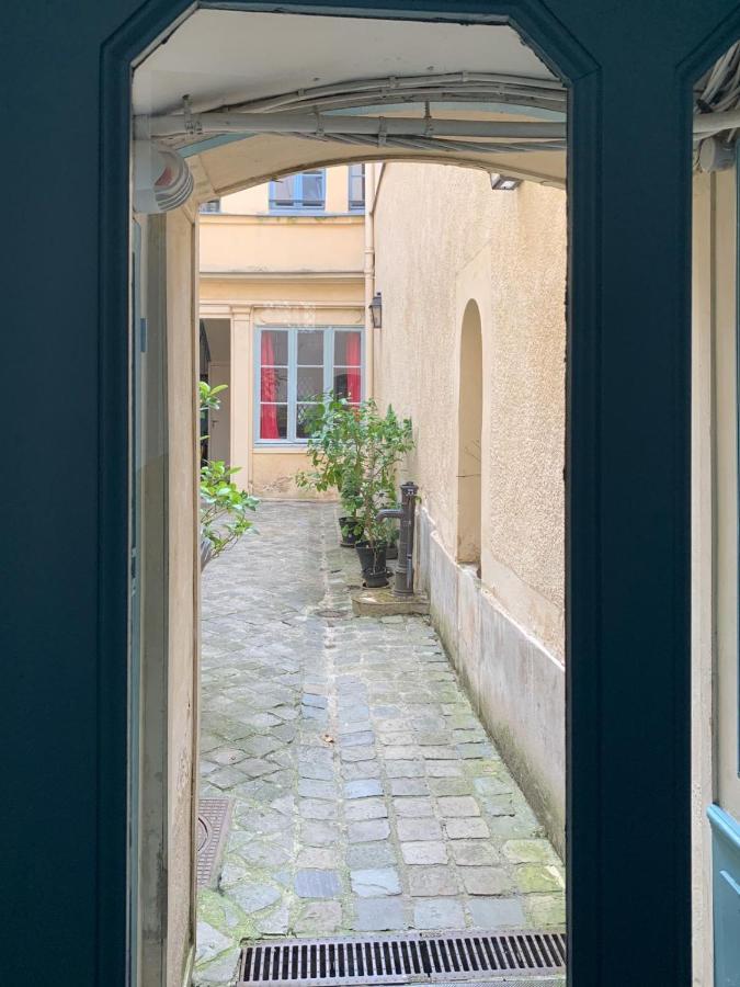 Appartement Versailles Quartier Notre Dame Au Pied Du Chateau Avec Parking Exteriör bild