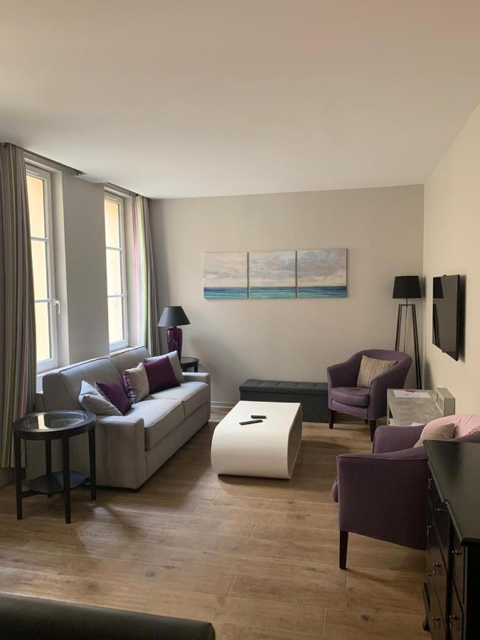 Appartement Versailles Quartier Notre Dame Au Pied Du Chateau Avec Parking Exteriör bild
