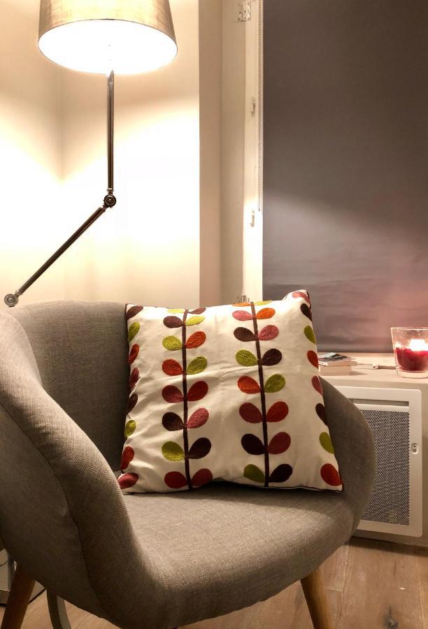 Appartement Versailles Quartier Notre Dame Au Pied Du Chateau Avec Parking Exteriör bild