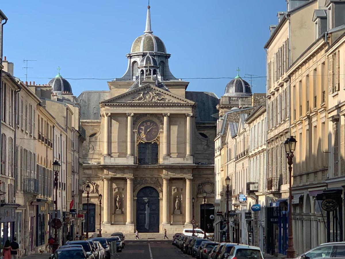 Appartement Versailles Quartier Notre Dame Au Pied Du Chateau Avec Parking Exteriör bild