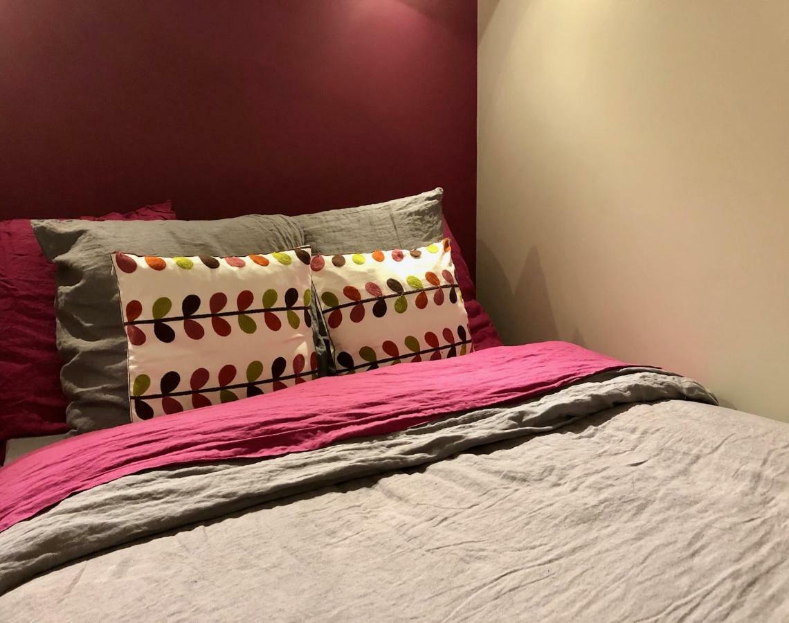 Appartement Versailles Quartier Notre Dame Au Pied Du Chateau Avec Parking Exteriör bild